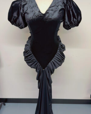 Tiwa black velvet dress
